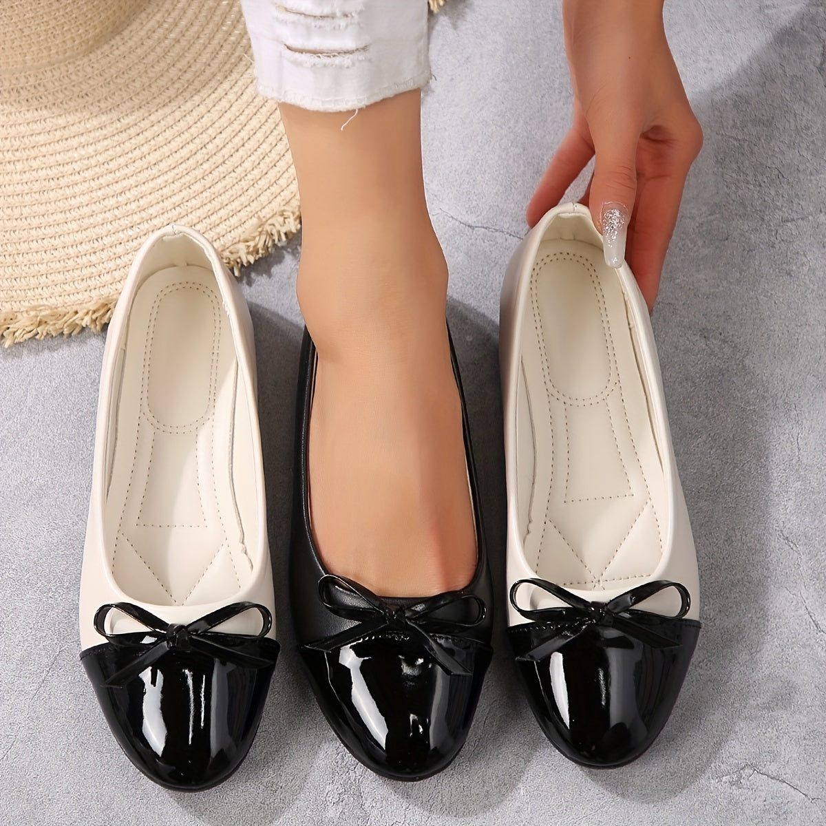 Elegant Ballet Flats with Glossed Contrast Toe
