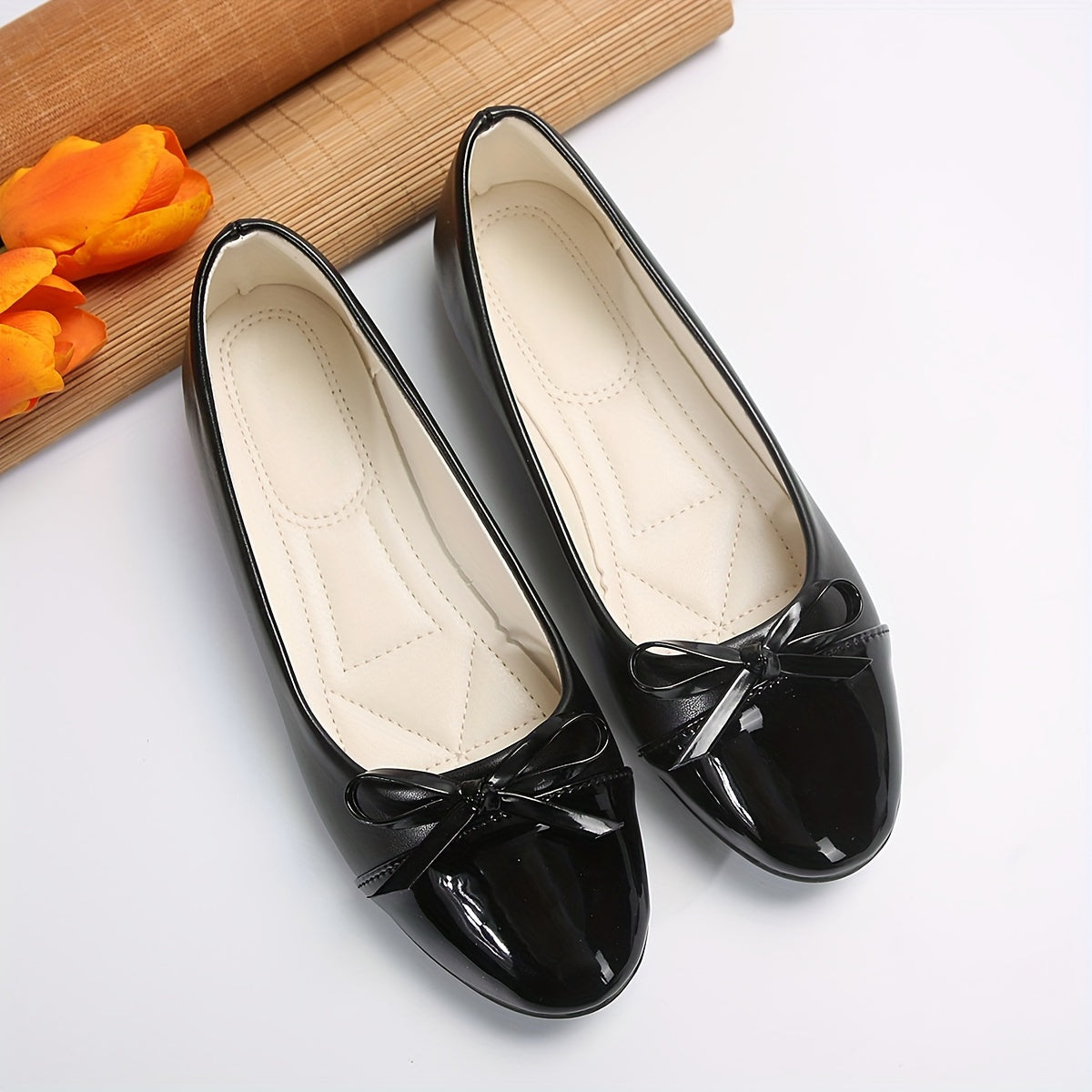 Elegant Ballet Flats with Glossed Contrast Toe
